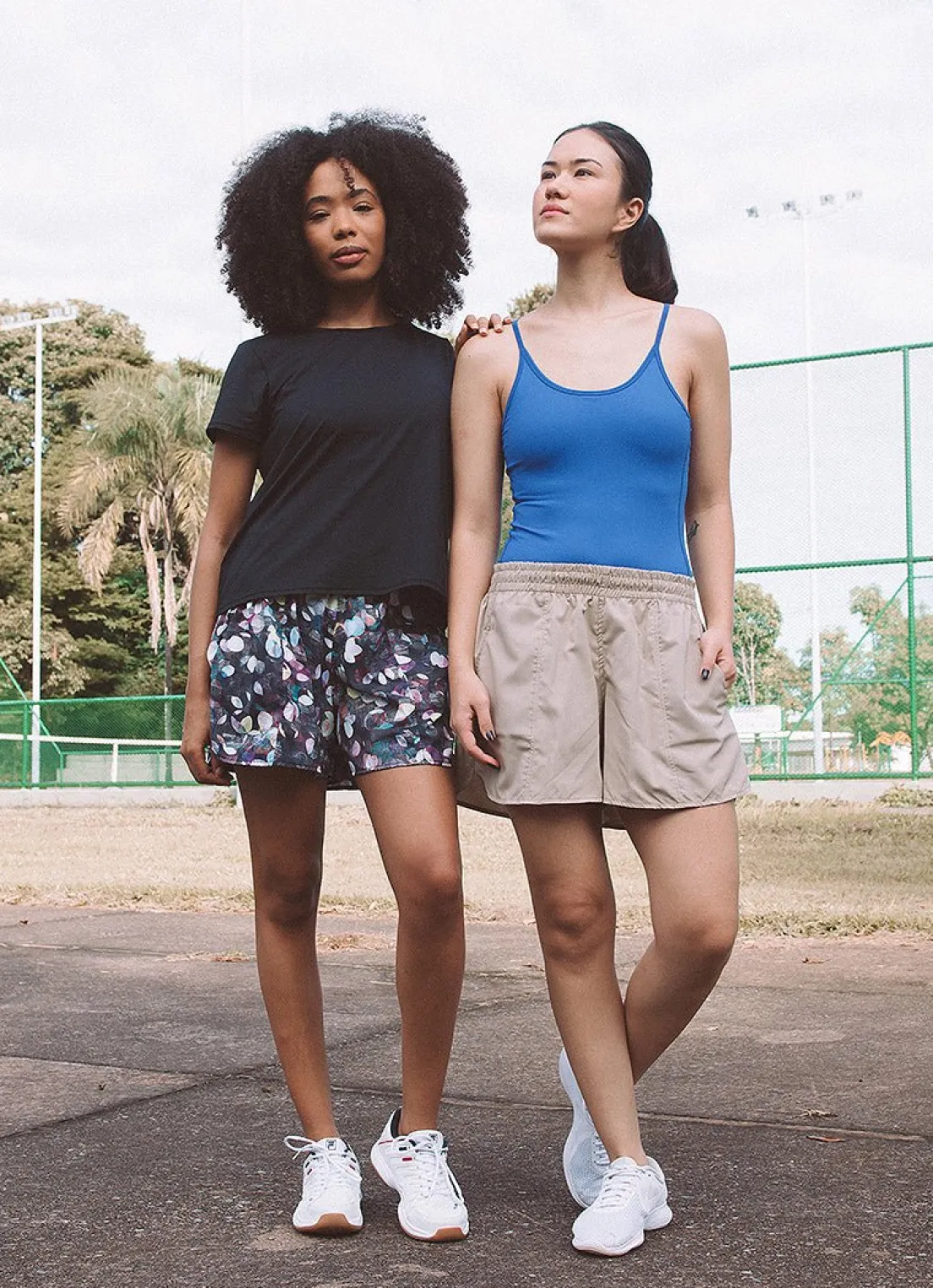 Dona Jo shorts>Flow Short Khaki
